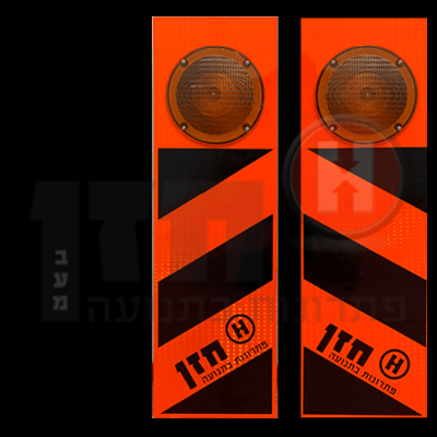 עמודי הכוונה עם חריטה